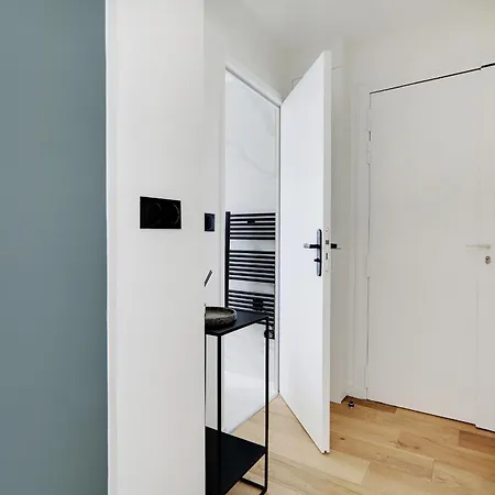 13 - Beautiful L013 Paris